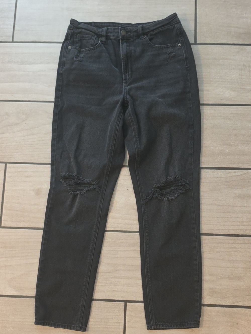 American Eagle Outfitters High-Rise Black Distressed Skinny Jeans